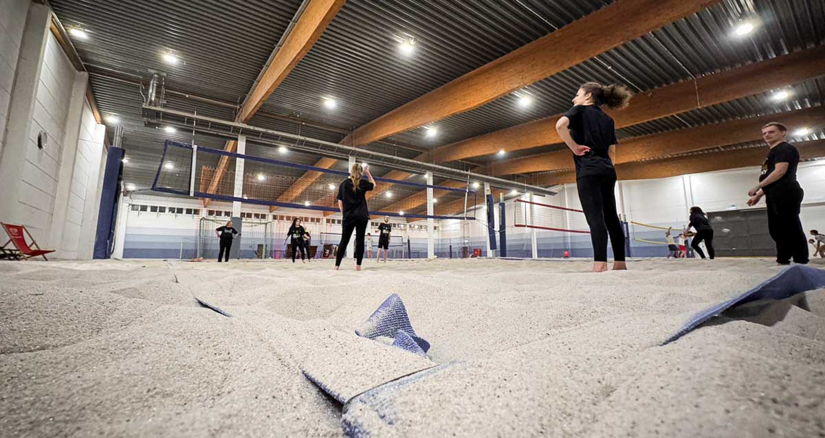 LA TEAM - LA MECHKY PLUS beim Beachvolleyball Wintertraining in die Halle Aachen